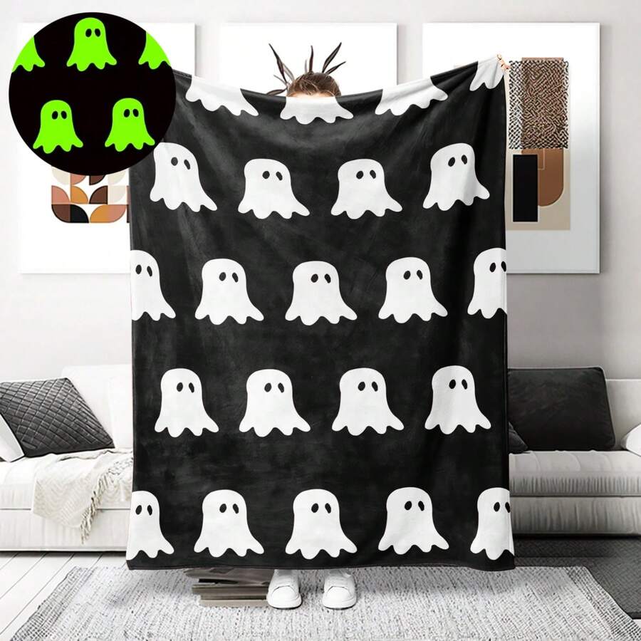 1pc Glow-In-The-Dark Ghost Pattern Flannel Blanket. Made Of High-Quality Flannel Fabric, Soft And Skin-Friendly, More Suitable For Young People. It Is Warm And Comfortable, Suitable For Sofa, Bedroom And Travel, And Is An Excellent Gift For Friends And Classmates. - Multicolor - View 1