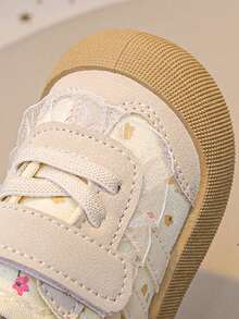 1 Đôi giày thể thao đế PU móc và đế ren hoa dễ thương cho bé gái, thích hợp cho các hoạt động ngoài trời hàng ngày, mọi mùa - Màu be - Xem 7