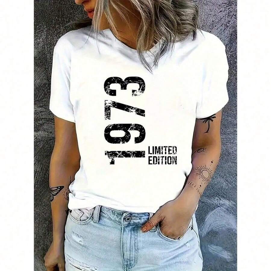 1973 Limited Edition Women'S Graphic Tee - Stylish Summer Short Sleeve Crew Neck T-Shirt, White With Black Print, Medium Stretch Fabric, Casual & Versatile For Casual Attire, Everyday Tshirt | Vintage Graphic Tee | Medium Stretch FabricSuitable For Summer Wear, Printed Pattern Short Sleeves, Ladies' Tops, And Printed Short Sleeves. - 白色 - 查看 1