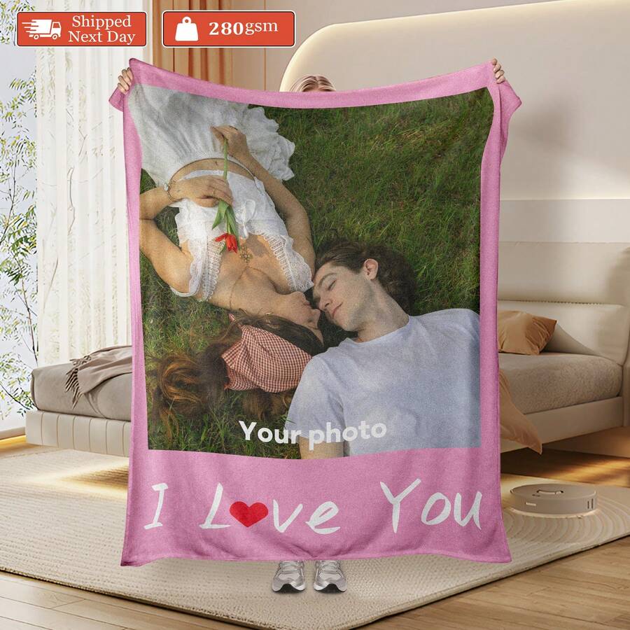 Customized Blankets & Flannel Personalized Photo And Text/Name Blankets,   Personalized Soft And Comfortable Blankets, Customized Special Photo And Text/Name As Birthday Gifts, Family, Wedding, Souvenir Customized Blankets, Blankets Suitable For All Seasons, Washable, Machine Washable, Lightweight, Breathable, Comfortable, Warm, Comfortable Customization, Unique, 280gsm For Him, Her Personalized Ideal Gifts For Her, Him, Family, Boyfriend, Girlfriend, Father, Family, Mother, Lover,  Daughter,   Son,  Grandfather,    Grandmother, Friend, Classmate, Pet.  Perfect Nap, Camping, Travel, Home, Daily Life, Office Decoration, Birthday, Anniversary, Valentine's Day, Thanksgiving, Christmas, Halloween, Mother's Day, Father's Day, Wedding, Easter,New Year Gifts,Sofa,Bed,Car,Bedroom,Living Room,Office,  Outdoor Camping, Beach,Wall Decoration - 多色2 - 查看 1