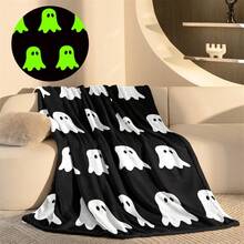 1pc Glow-In-The-Dark Ghost Pattern Flannel Blanket. Made Of High-Quality Flannel Fabric, Soft And Skin-Friendly, More Suitable For Young People. It Is Warm And Comfortable, Suitable For Sofa, Bedroom And Travel, And Is An Excellent Gift For Friends And Classmates. - Multicolor - View 3