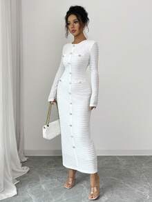 Elegant Women's White Knitted Bodycon Long Dress With Round Neck And Long Sleeves Featuring Slit Hem Detail