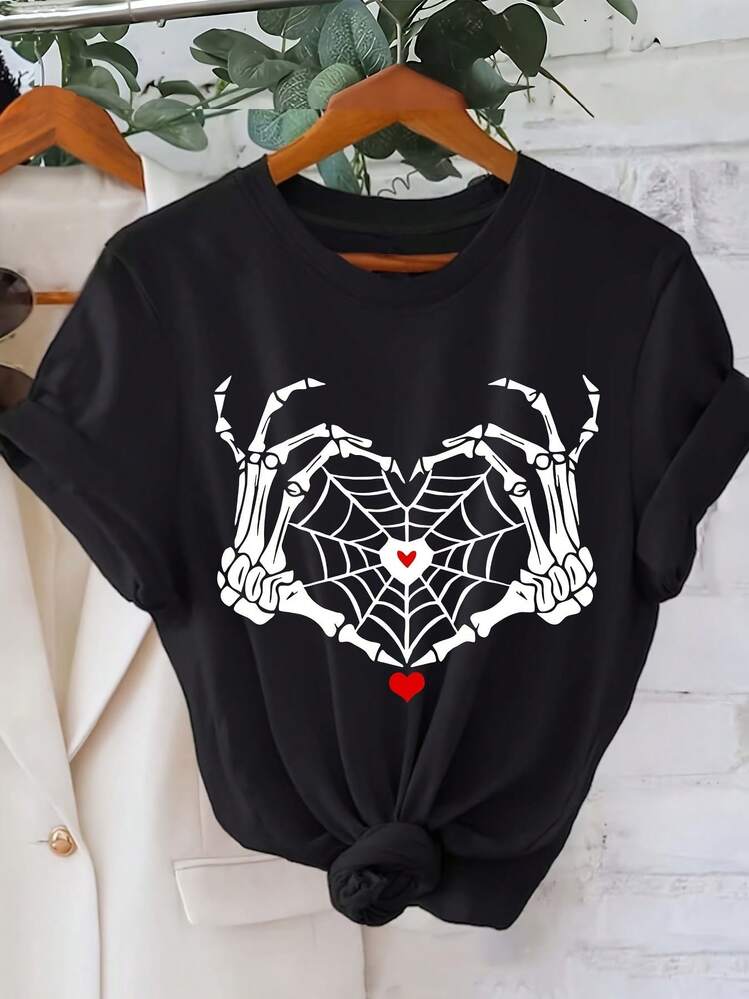 Mujer Camiseta de mujer México Envío Tela transpirable de alta calidad  Estampado de  Lavado a máquina Fresco Deportes Cuello redondo Casual Manga corta Versátil Nueva Era  Lavable a máquina, top casual de cuello redondo de deportes de trabajo estudiantil, moda cómoda y moderna |vestidos de mujer verano almacen localCamiseta negra con estampado de huesos formando un coraz%C3%B3n rodeado de una red de ara%C3%B1a con corazones rojos en el centro, perfecta para estilos alternativos y fashion edgy - Negro - Añade 1
