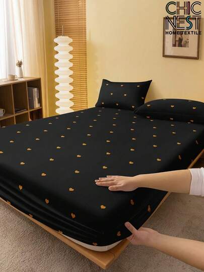 1 szt. walentynkowy czarno-złoty prześcieradło z motywem miłosnym w kształcie serca, ochraniacz na materac, miękki i oddychający, pasuje do łóżek pojedynczych, pełnowymiarowych, królewskich i king size z głębokimi kieszeniami do 11,8 cala, niezbędny w pokoju wieloosobowym