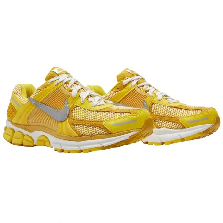 Nike Zoom Vomero 5 Yellow Ochre FJ4453-765 Men Fashion Sneakers New Vintage-Spring Summer-Inspired Running Shoes, Shock-Absorbing Comfort, Gym To Streetwear-Back To School - 黃赭色 - 查看 4