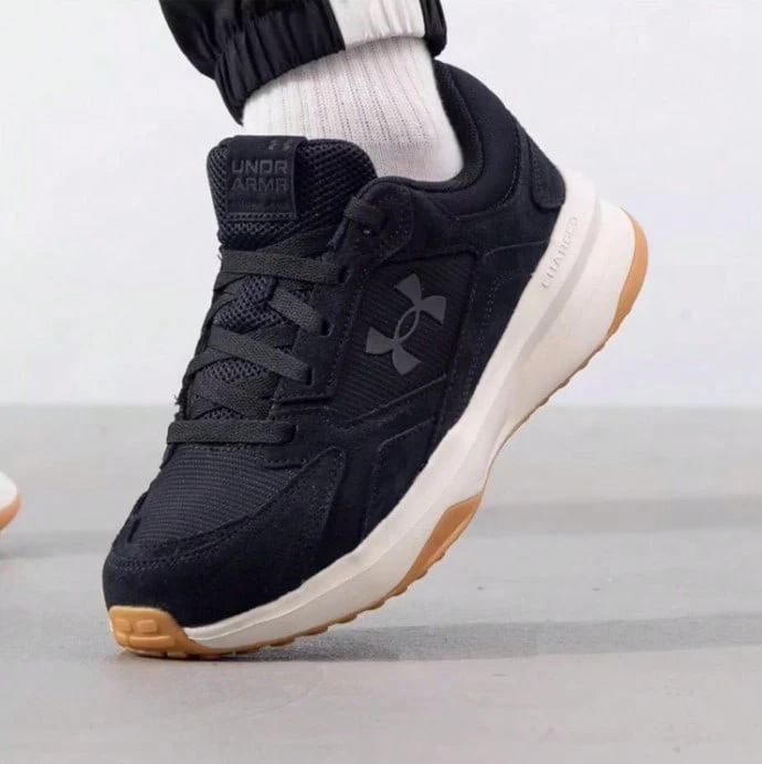 Under Armour 新款男子休閒鞋輕便跑鞋跑步鞋復古老爹鞋 - 黑色 - 查看 1