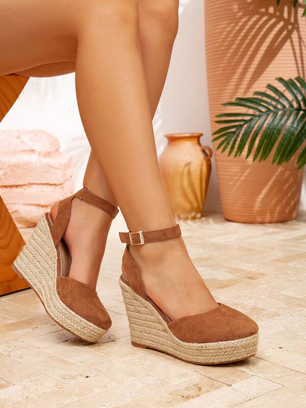 Dames ronde neus wighak dikke zool enkelband bruin bohemian stijl hoge hak strandvakantie sandalen