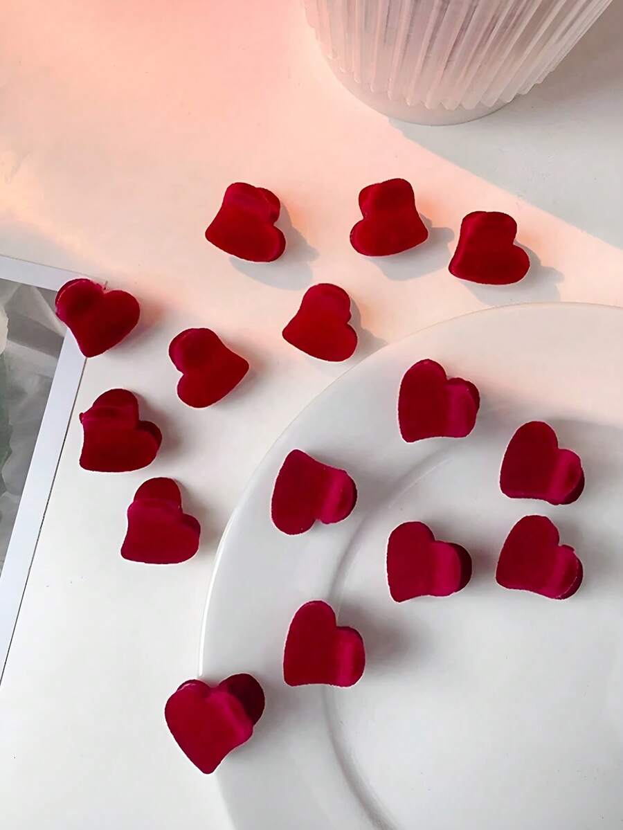 Cute Red Flocked Small Claw Clip, Heart Shape Mini Side Clip, Princess Bangs Hair Clips, Flocked Hair Accessories For Women, Autumn/Winter Valentine Hair Jaw Clip Hair Clamps Hair Clutch Hair Claw Clip Autumn Accessories Fashion Hair Claws Fall Fashion Gifts For Women