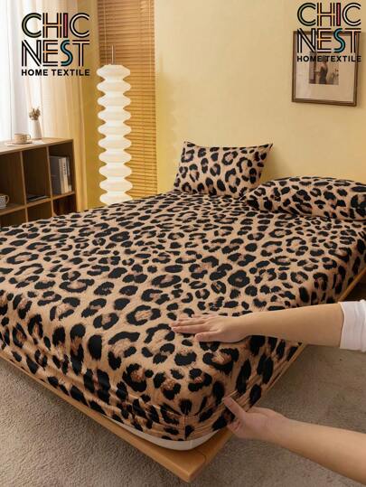 1Pc Brown Classic Leopard Pattern Fitted Sheet, Tree Branches Mattress Protector, Valentine's Day Mattress Cover For Bed, Bed Sheet, Soft And Breathable, For All Size Bed -Twin, Full, King, Queen Size Sheet Deep Pocket Up To 11.8 Inch Back School Dormitory Bedding