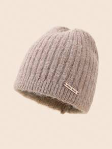 1pc Casual Wool Blend Soft Knit Hat, Vintage Chunky Pattern With Metal Decor, Fluffy & Cozy, Suitable For Gifts And Daily Wear, Autumn/Winter