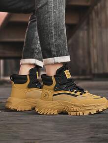 Botas de trabajo y senderismo para hombre, nuevas botas de trabajo de caña alta, adecuadas para actividades al aire libre, diseño con suela gruesa y elevada, zapatillas deportivas informales para estudiantes, botas de piel de caña media, vacaciones y viajes al aire libre. Zapatos de caña alta de moda urbana, botas de senderismo para actividades al aire libre, botas de moto informales y elegantes. - Caqui - Ver 5