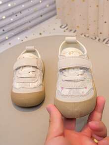 1 Đôi giày thể thao đế PU móc và đế ren hoa dễ thương cho bé gái, thích hợp cho các hoạt động ngoài trời hàng ngày, mọi mùa - Màu be - Xem 4