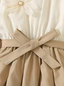 女童优雅 3D 花卉蕾丝设计荷叶边领长袖溜冰裙，适合春秋季节