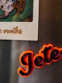 1 individuell angefertigter Acryl-Namensmagnet für den Kühlschrank, kreative und personalisierte funkelnde magnetische Englisch-Wort-Karte, glänzender und einfacher Stil, geeignet für Spindmarkierung und Dekoration, Namenskarte, das schönste Urlaubsgeschenk für Freunde, Geschenk zur Rückkehr an die Universität, Hochzeitsgeschenk