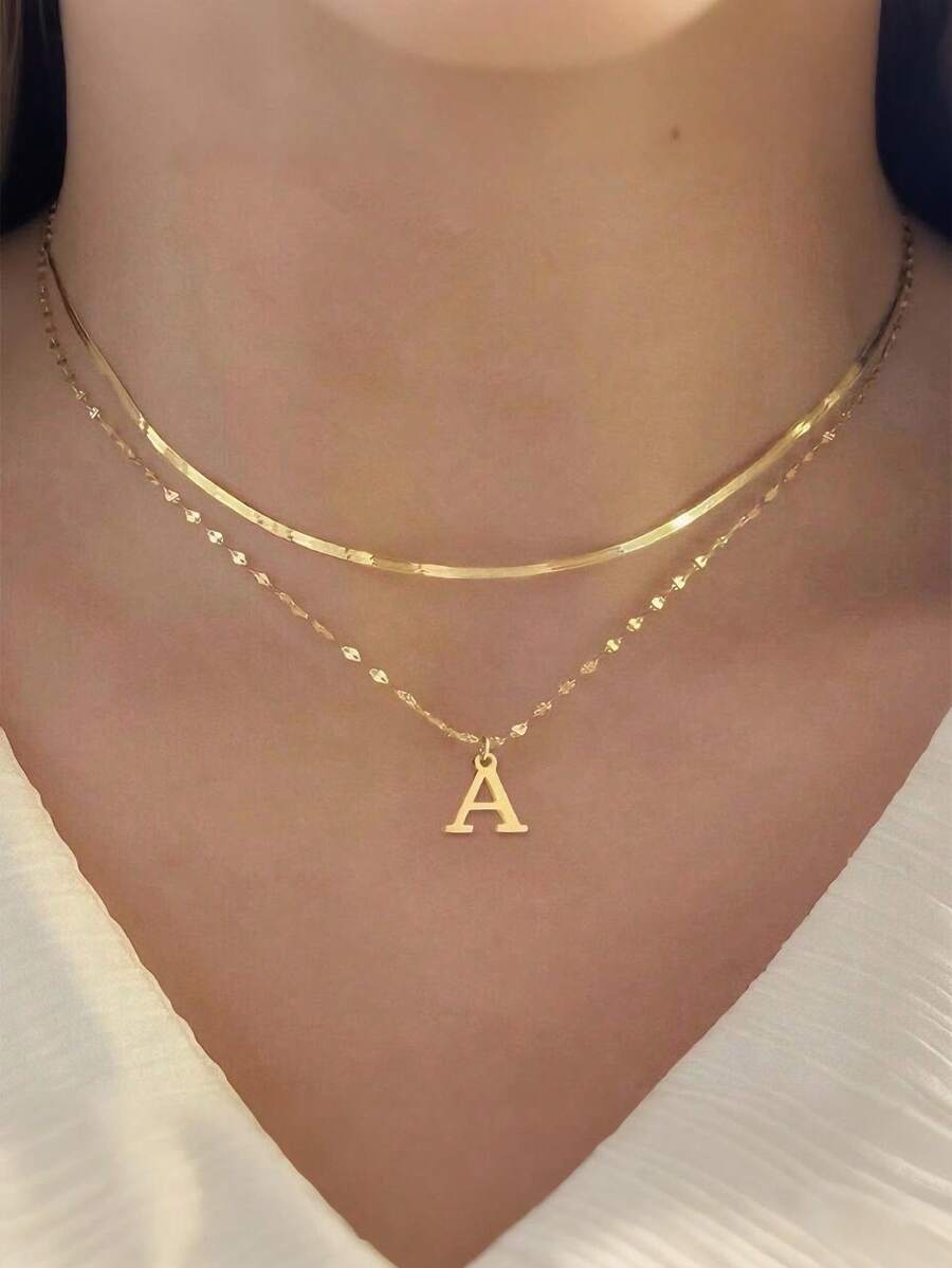 2 件 18K 镀金不锈钢复古金属风格双层项链,简约蛇形链 + 3D 字母吊坠,金属质感,适合日常佩戴和个人风格 - 金色 - 查看 1