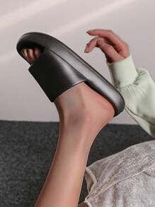 Mules colorées et à semelle épaisse antidérapante, style minimaliste, convient aux hommes et femmes, adapté pour un usage à la maison, à la plage et dans la salle de bain, toutes saisons