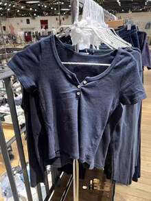 Y2K风格性感修身纯色圆领短袖T恤，适合女性穿着，可用于返校、海滩旅行和休闲场合。 - 藏蓝色 - 查看 10