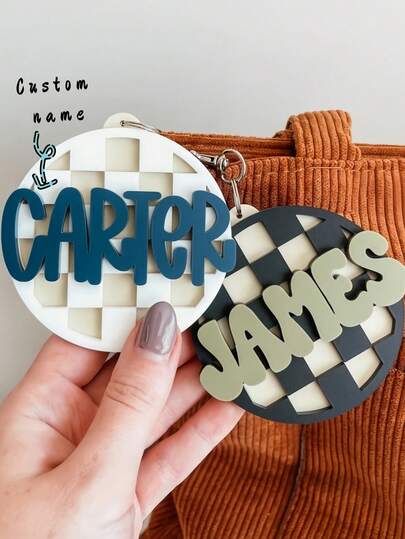1 PC Checkered Backpack Tag, Backpack Name Keychain, 3D Name Keychain, Personalized Name Keychain, Backpack Name Tag, Diaper Bag Tag, DIY Customizable Name & Date Keychain, Unique Luggage Tag Keyring, Ideal Gift For Family And Friends As Halloween And Christmas