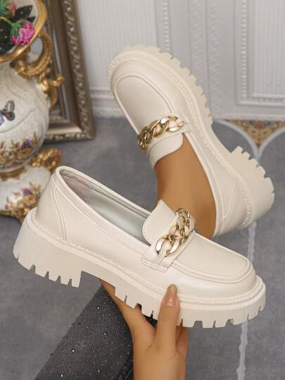 2025 Nieuwe lente dikke zool Britse stijl loafers voor dames, veelzijdige forens vintage instappers met metalen gesp, wit & zwart