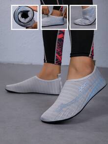 Elegant Couple Water Shoes Suitable For Barefoot Lovers, Women's Soft-Soled Beach Shoes For Swimming, Diving, Outdoor Quick-Drying Summer Sandals, Non-Slip Breathable Wading Shoes, Suitable For Men And Women - Breathable Mesh, Non-Slip Rubber Sole, Outdoor Shoes For Summer, Applicable For Beach, Swimming, Hiking, Yoga, Fitness, Beach Shoes, Fashionable Sports Swimming Shoes, Lightweight And Flexible - Light Grey - View 2