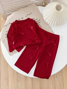 مجموعة بنطلون ولباس علوي كم طويل مزينة بفراشات حمراء للبنات، قطعتان