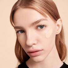 Yves Saint Laurent YSL 全天候粉底液 - LN1，适合日常使用 - LN1 - Light Neutral 1 - 查看 3