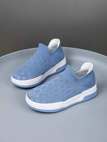 1双儿童运动鞋，透气弹力柔软减震速干轻便防滑耐穿，男女童通用，适合跑步、散步、街头风和校园风穿着。 - 藍色 - 查看 5