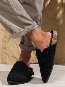 Sandal Slip-On, Tali Gesper yang Dapat Diatur, Sol PVC Peredam Guncangan, Nyaman untuk Pemakaian Kasual di Dalam/Luar Ruangan, Cocok untuk Pria, Alas Kaki yang Nyaman, Desain Minimalis, Tersedia dalam Versi Musim Gugur/Dingin dengan Lapisan Termal dan Versi Sepanjang Musim Tanpa Lapisan - Hitam - View 3