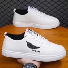 Casual Fashion Comfortable Versatile Simple Lace-Up Men Skateboarding Shoes - Black and White - View 3