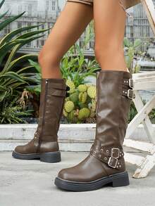 planare 2025秋冬新款女士摩卡棕色真皮中筒靴，饰有多枚金属扣和铆钉，厚底设计更显时尚，是朋克风和机车风的理想之选，西部靴款。 - 摩卡棕 - 查看 6