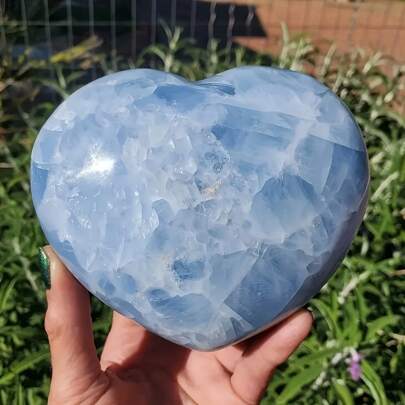 1 件波西米亚海蓝宝石心形水晶装饰 - 珠宝、家居装饰和特殊场合、节日礼物、舒缓的蓝色色调、光滑的纹理适合冥想、瑜伽、精神和装饰水晶礼物、优雅的宝石、光泽的表面、精神装饰