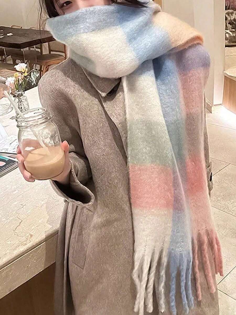1条加大码格子围巾,柔软保暖,适合女士秋冬穿着。 - 彩色 - 查看 1