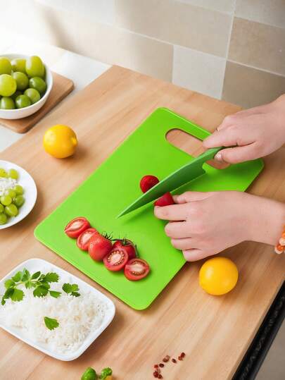 2pcs Mini Plastic Fruit & Bread Cutting Board Set With Plastic Knife
