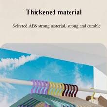 这款可折叠旅行无痕衣架内置多功能夹子，采用防滑承重设计，并配有圆润的肩部护垫，可保护精致衣物。它是一款节省空间的便携式衣橱配件，专为商务旅行、酒店、家庭、户外探险、宿舍和学生设计。超轻便，折叠和展开都非常方便，能够保持衣物洁净如新，是旅行的理想之选。红色款。