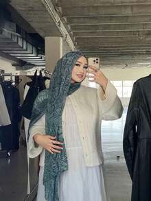 1件女士波西米亚风动物纹莫代尔头巾，秋冬街头情侣围巾，适合日常佩戴，可搭配长袍。