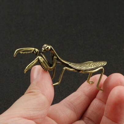 A Brass Mantis Small Ornament, Tea Pet Solid Copper Antique Bronze Miniature Sculpture Copper Art Small Decorative Item Particularly Exquisite