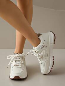 Novos Sapatos Casuais Femininos, Cabedal de Couro Bege, Design de Cadarço, Sola Plana, Adequado para Todas as Estações