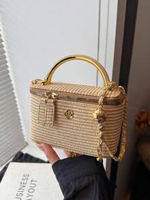 Woven Hand-Held Square Bag, A Finishing Touch To The Summer Look. With Clear Texture And Lightweight Breathability. Exquisite Golden Metal Hardware, Including Handle, Zipper And Chain Strap, Adds A Luxurious Touch. The Compact Square Design With An Internal Partition Can Hold A Mobile Phone, Lipstick And Other Small Items. - Khaki - View 2