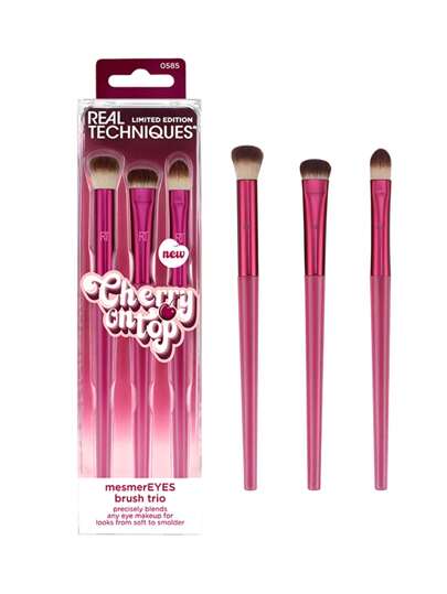  Real Techniques Cherry Ontop Mesmer EYES Brush Trio, An Eye Trio For The Perfect Finishing Touch, 101 Deluxe Crease Short, Dense Bristles Blend Cream +Powder Eyeshadow Evenly, 102 Full Coverage Eye Domed, Plush Head Applies +Blends Pigmented Cream +Powder Eyeshadow, 103 Pop Shadow Precision Cut Bristles To Apply Cream+Powder Eyeshadow To Lid, 3 Pieces Set, Brush Set, Makeup Brush Kit, Make Up Brush Set, Make Up Set Complete, Makeup Brush Set, Complete Makeup Kit, Brush Kit, Brushes Makeup Set, Makeup Gift Set,Giveaways,Professional Makeup Brushes,Complete Makeup Set