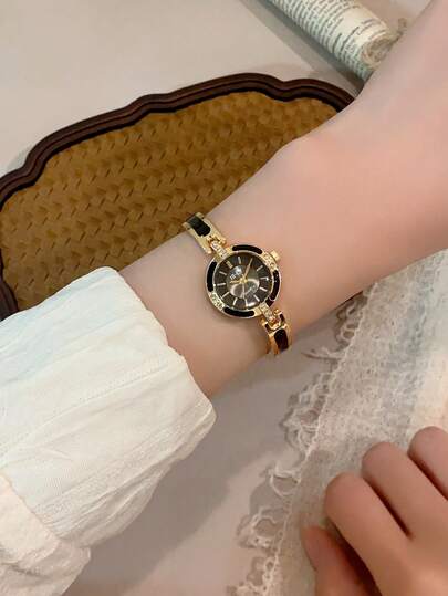 1 件优雅小表盘银色和白色表盘石英女表，圆形表盘，适合学生/成人/礼物/派对/女士