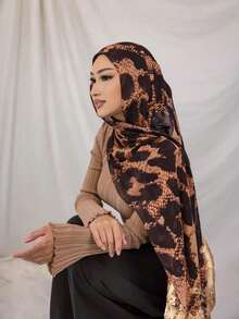 1件女士波西米亚风动物纹莫代尔头巾，秋冬街头情侣围巾，适合日常佩戴，可搭配长袍。