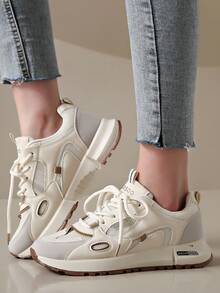 Novos Tênis Esportivos Femininos para Uso Externo, Malha Respirável Bege, Retalhos de Couro, Design com Cadarço, Calçado Casual para Todas as Estações