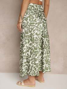 High-Waisted Viscose Leopard Print Elegant Skirt