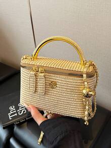 Woven Hand-Held Square Bag, A Finishing Touch To The Summer Look. With Clear Texture And Lightweight Breathability. Exquisite Golden Metal Hardware, Including Handle, Zipper And Chain Strap, Adds A Luxurious Touch. The Compact Square Design With An Internal Partition Can Hold A Mobile Phone, Lipstick And Other Small Items. - Khaki - View 4