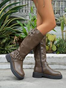 planare 2025秋冬新款女士摩卡棕色真皮中筒靴，饰有多枚金属扣和铆钉，厚底设计更显时尚，是朋克风和机车风的理想之选，西部靴款。 - 摩卡棕 - 查看 7