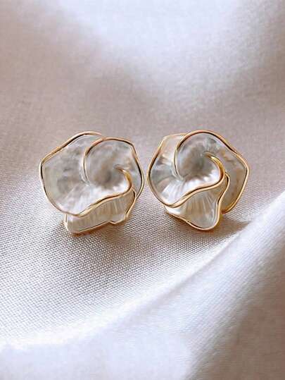 1 Pair Asymmetrical Niche Camellia Earrings, High-End Fashionable French Flower Earrings For Women Valentines,Mom,Mother,Mother's Day,Gift