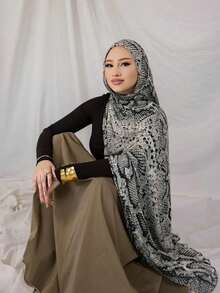 1件女士波西米亚风动物纹莫代尔头巾，秋冬街头情侣围巾，适合日常佩戴，可搭配长袍。