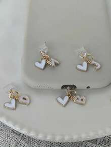 1pc White Heart-Shaped Phone Dust Plug, 26 Alphabet Dust Plug For Charging Port, DIY Phone Decor Suitable For Lightning (5-14) / Type-C