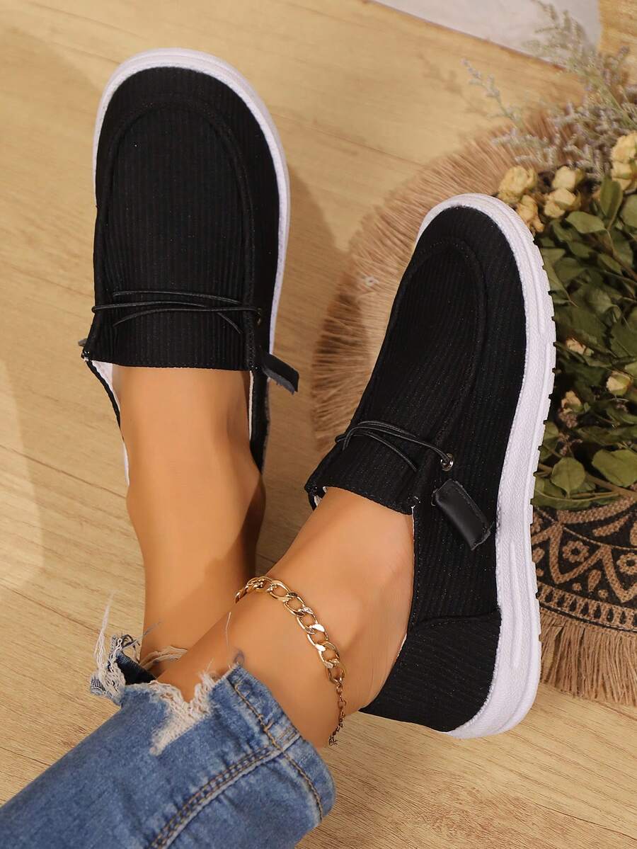 Size 43 Women Canvas Shoes, Versatile Casual Sneakers, Breathable Lightweight Soft Sole Cloth Shoes, Plus Size - Black - View 1