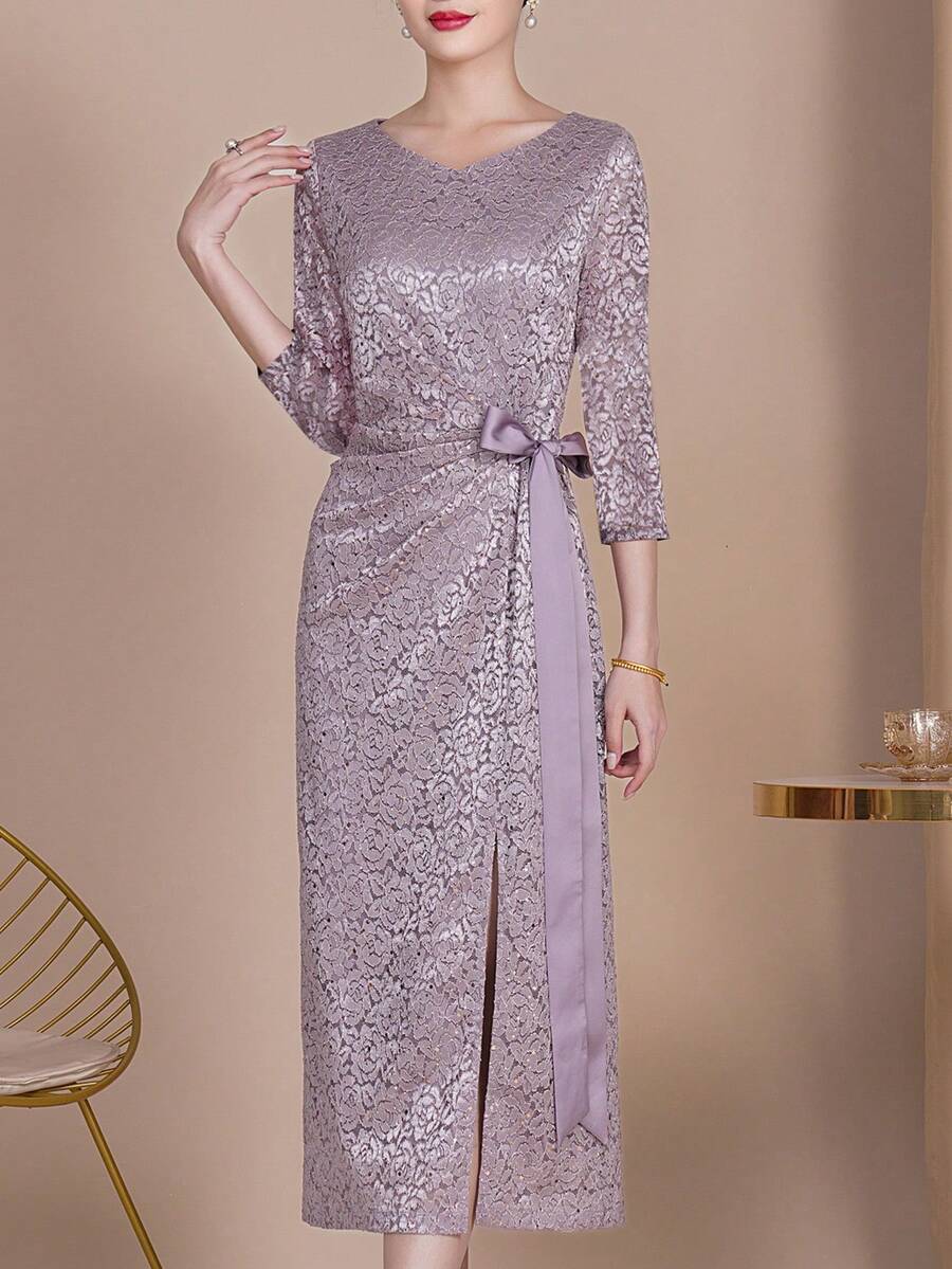This Luxurious V-Neck Evening Gown Is Perfect For Spring/Summer Mothers. The Three-Quarter Sleeve Lace Sequined Dress Exudes Elegance, Featuring A Bow Tie Design, A Slit At The Hem, And A Back Zipper. A Stylish And High-Quality Gift For Mothers, This Dress Is Suitable For Weddings, Guest Occasions, Everyday Wear, Casual Occasions, Parties, Ceremonies, Social Events, And Birthday Celebrations. - 灰紫色 - 查看 1